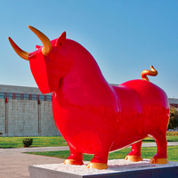 Escultura de Toro de Resina y Fibra de Vidrio Realista para Parques al Aire Libre, Diseño Personalizado, Esquema de Color Rojo y Dorado, que Representa una Presencia Imponente para la Arte