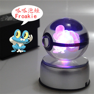YL-B047ขายส่งร้อนขาย50-80มิลลิเมตร3D แกะสลักเลเซอร์คริสตัล Pokeball <span class=keywords><strong>Froakie</strong></span> บอลที่มีไฟ LED สำหรับเด็กของขวัญ - Product Image 2