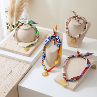 Écharpe en soie à imprimé floral bohème tendance, collier avec pendentif en forme de cœur en acier inoxydable pour femmes