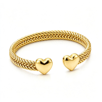 Demandez le catalogue : Bracelet jonc ouvert en maille argentée en acier inoxydable étanche avec motif d'ours et cœur pour femme, bijoux