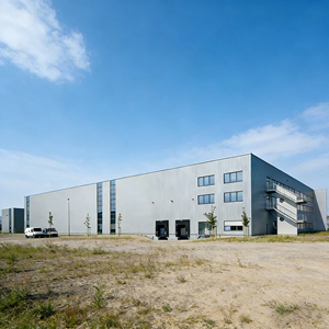 تصميم مجاني قابل للتخصيص، مستودعات وورش عمل ومباني مسبقة الصنع من الهياكل الفولاذية منخفضة التكلفة - Product Image 4