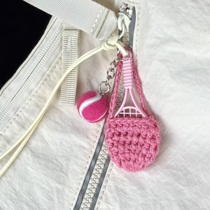 Colgante de bolso de tenis miniatura hecho a mano por Binhan, adorno de coche de aleación rosa para decoración de interiores - Product Image 1