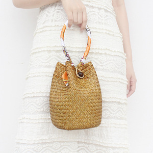 Sacs à main tendance pour femmes 2026 – Sac seau tissé à la main en paille avec foulard – Sac <span class=keywords><strong>de</strong></span> plage pour femme - Product Image 1