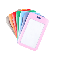 Porte-badge vertical ABS noir avec étui coulissant de protection pour cordon