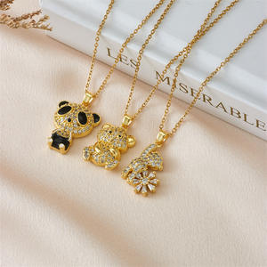 قلادة نحاسية أنيقة مرصعة بالكامل بالزركونيا المكعبة قلادة على شكل دب لطيف - Product Image 2