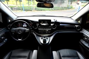 Auto Usado en Venta, <span class=keywords><strong>Mercedes</strong></span>-Benz V 260 Navigator Edition 2018, Volante a la Izquierda, MPV de Lujo Convertido, 211hp, 7 Plazas - Product Image 3
