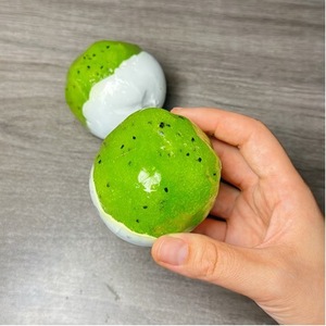 Pallina antistress squishy fatta a mano, edizione natalizia, con olio <span class=keywords><strong>di</strong></span> cocco, giocattolo sensoriale da spremere. - Product Image 4
