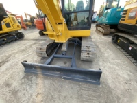Petites heures de travail, excavatrice sur chenilles d'occasion Komatsu PC56 de 5 tonnes, presque neuve et bon marché