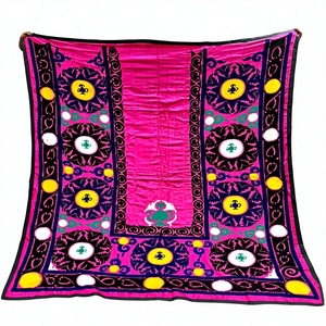 Couverture brodée traditionnelle, couverture en patchwork artisanale, couverture brodée ethnique, couverture décorative faite à la main, couverture florale traditionnelle - Product Image 2