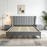 Lit plateforme moderne de luxe rembourré avec tête de lit capitonnée à cannelures verticales, sommier à lattes en bois, tailles Queen et King, en tissu