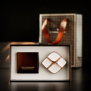 Clip Aromatizante de Lujo para Ventilación de Coche con Fragancia Natural, Sin Electricidad, Plástico, 61-90 Días - Product Image 6