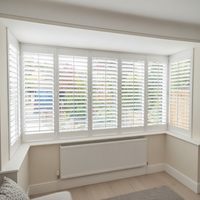 Fabricant de premier plan, stores vénitiens modernes en PVC imitation bois, à hauteur complète, avec tiges de réglage, pour l'extérieur et le salon