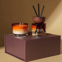 Coffret Cadeau Luxe de Bougies Parfumées Artisanales en Cire de Soja et Diffuseurs à Bâtonnets en Cristal pour l'Aromathérapie - Personnalisation Logo pour les Fêtes et le Ramadan