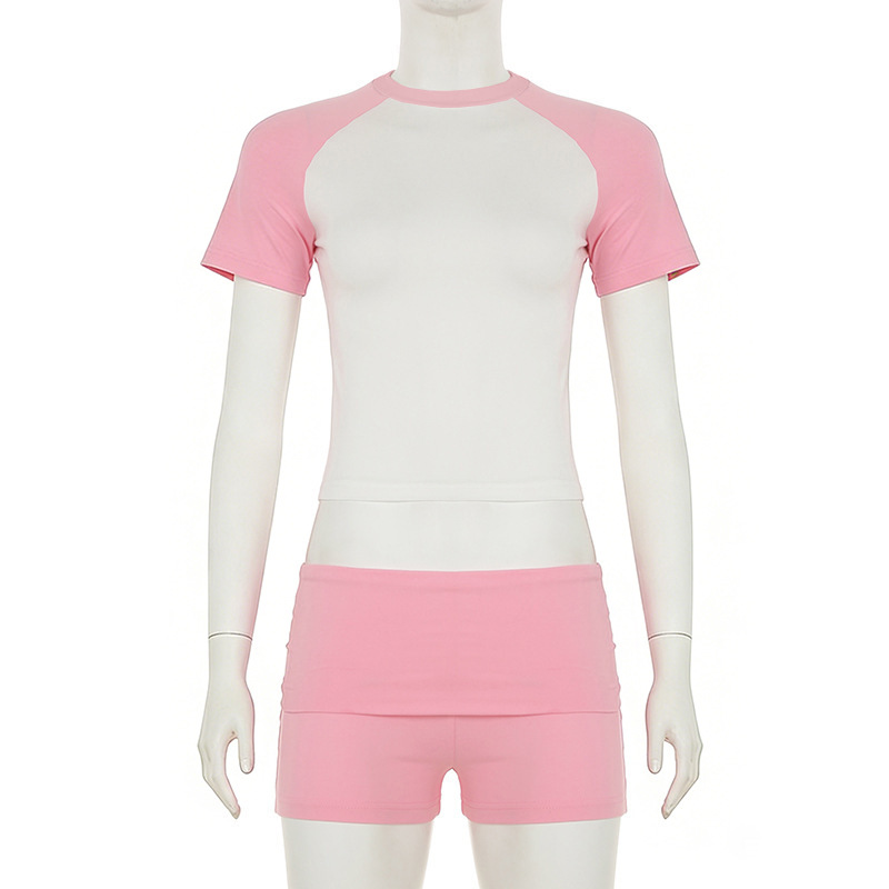 Traje rosa de manga corta