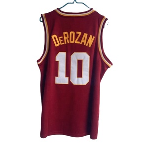 Precio de Fábrica <span class=keywords><strong>Demar</strong></span> DeRozan # Camiseta de Baloncesto Retro de la Universidad de EE. UU. Número 10 - Product Image 1