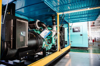 Generador Diésel Industrial de Bajo Precio para Trabajo Continuo 415V 240V 50Hz con Tanque de Combustible de Larga Duración para Proyectos Mineros en Kenia