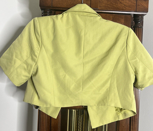 ライムグリーン半袖クロップドブレザー女の子スタイリッシュなショートサイズブラウス - Product Image 3