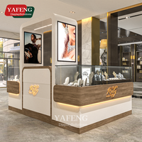Vitrine en verre éclairée par LED Kiosque à bijoux en acrylique Meubles pour salle d'exposition et magasin de détail Conception de magasin pour bijouterie