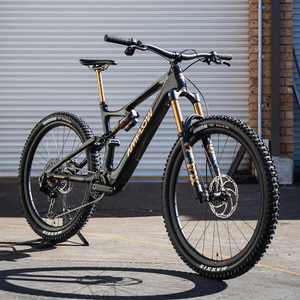 Vélo de montagne électrique Amflow PL Carbon Pro 800Wh en fibre de carbone avec <span class=keywords><strong>batterie</strong></span> puissante - Product Image 1