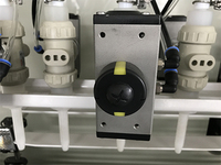 Bouteille de détergent automatique Nettoyeur d'acide de javel chimique Remplisseuse anti-corrosion