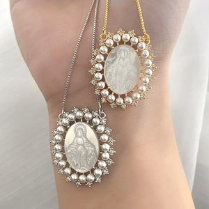 Collier pendentif Vierge Marie en nacre, bijoux religieux très demandés - Product Image 2