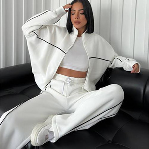 Conjunto Deportivo de Dos Piezas con Logotipo Personalizado en Tela, Chaqueta Deportiva Blanca con Cierre y Pantalones Anchos para <span class=keywords><strong>Mujer</strong></span> - Product Image 3
