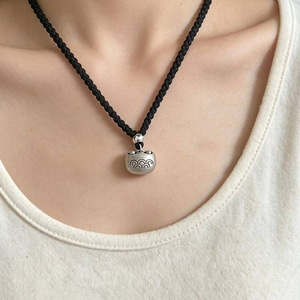 Collar de plata Kaiming S925 con colgante de nube auspiciosa retro chino para mujer, uso diario - Product Image 1