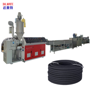 Tuyau d'irrigation en caoutchouc plastique composite trempage poisson piscine oxygène aération tube de remplissage conduit machine d'extrusion - Product Image 1