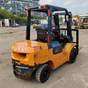 Utilisé pour chariot élévateur 7FD30 - Capacité de 3 tonnes, transmission 4x4, hauteur de levage de 6 m, moteur diesel japonais, garantie 1 an - Product Image 3