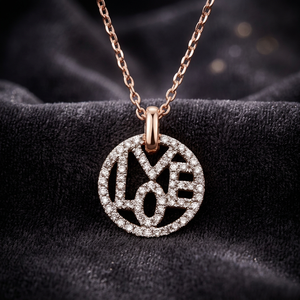 Collier pendentif en or rose avec diamant, motif lettre, taille brillant rond, pour usage quotidien, unisexe, chaîne à maillons de luxe - Product Image 1