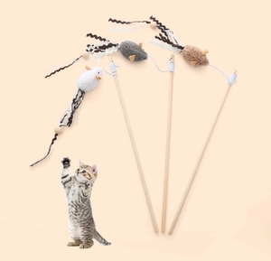 China Factory Nuevo diseño Cat Stick Toy 1PC Color aleatorio Divertido Ratón en forma de Teaser Play Wand para gatos hecho de esponja de plumas - Product Image 1