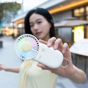 مروحة محمولة صغيرة مع إضاءة LED محيطة وخطاف، مروحة يدوية قابلة لإعادة الشحن للأطفال والنساء، هدايا، مروحة جيب صغيرة - Product Image 6