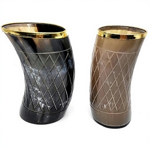 Tazas de Cuerno Vintage Pulido de Lujo con Borde Dorado y Patrón de Diamantes, Material Orgánico Ecológico para Decoración del Hogar - Product Image 1