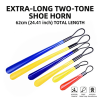 Chausse-pied en plastique PP bicolore O-MAK extra-long (62 cm / 24,41 pouces) avec poignée en métal noir, couleur personnalisable, écologique, pour seniors