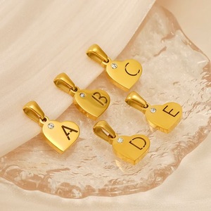 Ciondolo a Cuore con Diamanti in Acciaio Inossidabile Stile Ins, Accessori con Lettere in Acciaio al Titanio a Forma di Cuore - Product Image 2