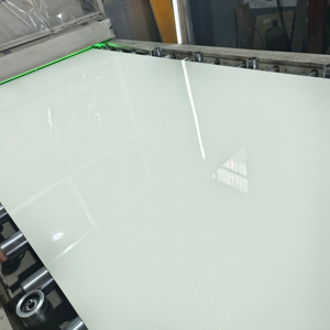 Falcata Lõi 18Mm Độ Bóng Cao UV <span class=keywords><strong>Blockboard</strong></span> E1 Lớp Nhiều Lớp Melamine <span class=keywords><strong>Blockboard</strong></span> Cho Đồ Nội Thất - Product Image 2