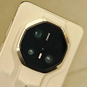 هواوي ميت 70 آر إس التيميت 2024 بمعالج كيرين 9020 5G، شاشة LTPO OLED مزدوجة الطبقات 6.9 بوصة 120Hz، زجاج كونلون <span class=keywords><strong>2</strong></span>، بطارية 5700mAh، شحن 100W، نظام هارموني أو إس 4.3 - Product Image 6