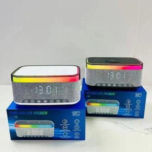 Lampe de bureau <span class=keywords><strong>LED</strong></span> RVB de luxe à lumière clignotante avec écran d'affichage à commande vocale 5.3, chargeur filaire, réveil et haut-parleur pour mobile - Product Image 2