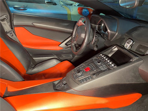ชุดแต่งคาร์บอนสไตล์ใหม่สำหรับ Lamborghini LP700 พร้อมพวงมาลัย แผงประตู และแผงควบคุมกลาง - Product Image 2