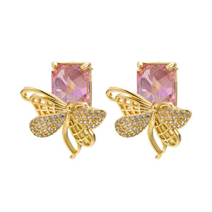 Boucles d'oreilles clous papillon en or avec zircon rose, design insecte, tendance pour le printemps et les trajets quotidiens - Product Image 5