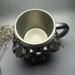 Vaso de agua creativo de resina y acero inoxidable con diseño de motor V8V6, artesanía en resina, para exportación. - Product Image 3