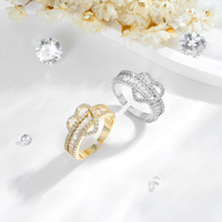 Bijoux de mode populaire 14k zircon plaqué or laiton étincelant couple mariage bague en or en gros