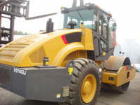Compacteur routier XS143, machine de construction routière, rouleau lisse à tambour unique de 14 tonnes, compacteur XS143J pour projets autoroutiers et municipaux