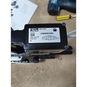 Vanne proportionnelle Parker D41FCB31FC1NE7019, vanne de commande hydraulique pour l'automatisation industrielle - Product Image 2