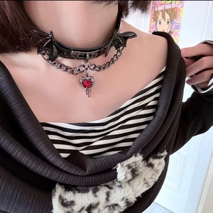 Collar Gargantilla de Cuero Punk con Alas de Demonio Góticas, Estilo Subcultura Dark Cross, Fabricante - Product Image 3