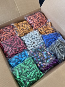 कारों के लिए बुलेट के आकार के वाल्व स्टेम कैप साइकिल और मोटरसाइकिलों के लिए कस्टम-डिज़ाइन किए गए स्पाइक वाल्व - Product Image 6