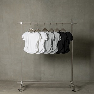 เสื้อยืดโอเวอร์ไซส์เรียบง่าย สไตล์ลำลอง สตรีทแวร์ แขนสั้น ทรงเข้ารูป คอวี แบบยุโรปและอเมริกา - Product Image 3