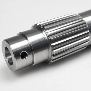 Eje de transmisión estriado de acero inoxidable CNC 5 con dientes externos y orificio transversal torneado para caja de cambios y transmisión de potencia - Product Image 1
