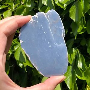 Vente en gros de plaques d'angélite naturelle, pierres précieuses, tranches de quartz, prix direct usine pour la décoration intérieure et les cadeaux, gravées au laser - Product Image 2