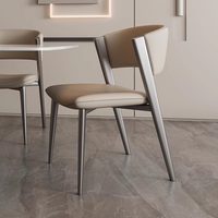 Chaise de salle à manger d'extérieur en cuir italien de style nordique, avec dossier haut, en métal, design hôtelier et restaurant, ensemble table et chaises de luxe moderne